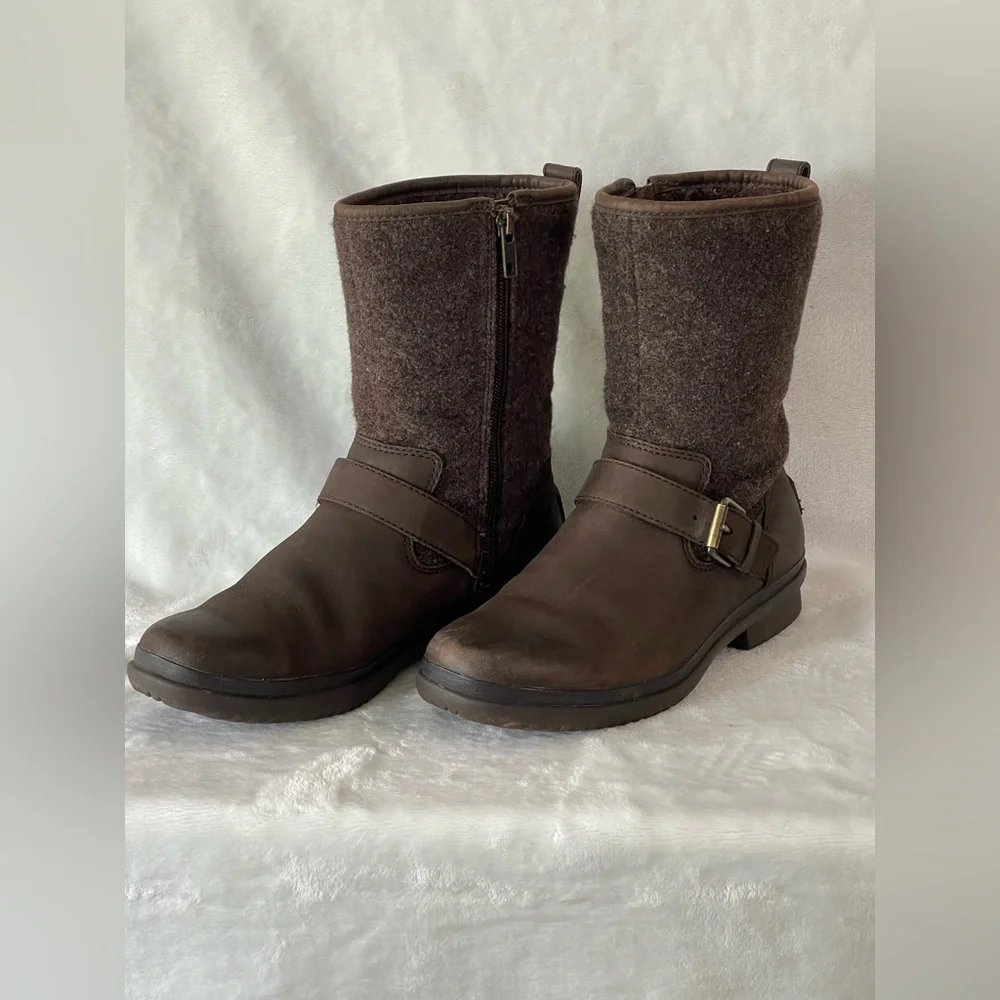 UGG Australia Robbie waterproof boots size 5.5
